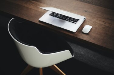 Fotel do pracy przy komputerze – na co zwrócić uwagę